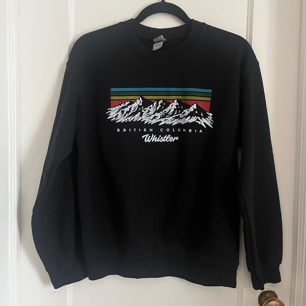 VINTAGE Gildan Black Whistler Graphic Crewneck Sweater